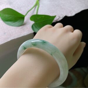 Natural Grade A Type Jadeite Burmese Jade bracelet 翡翠玉手镯59-60圈口